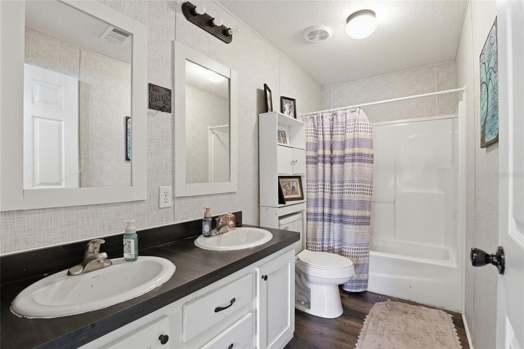 Image 16 of property listing at 710 SW SCOUT GLEN, Fort White, FL 32038