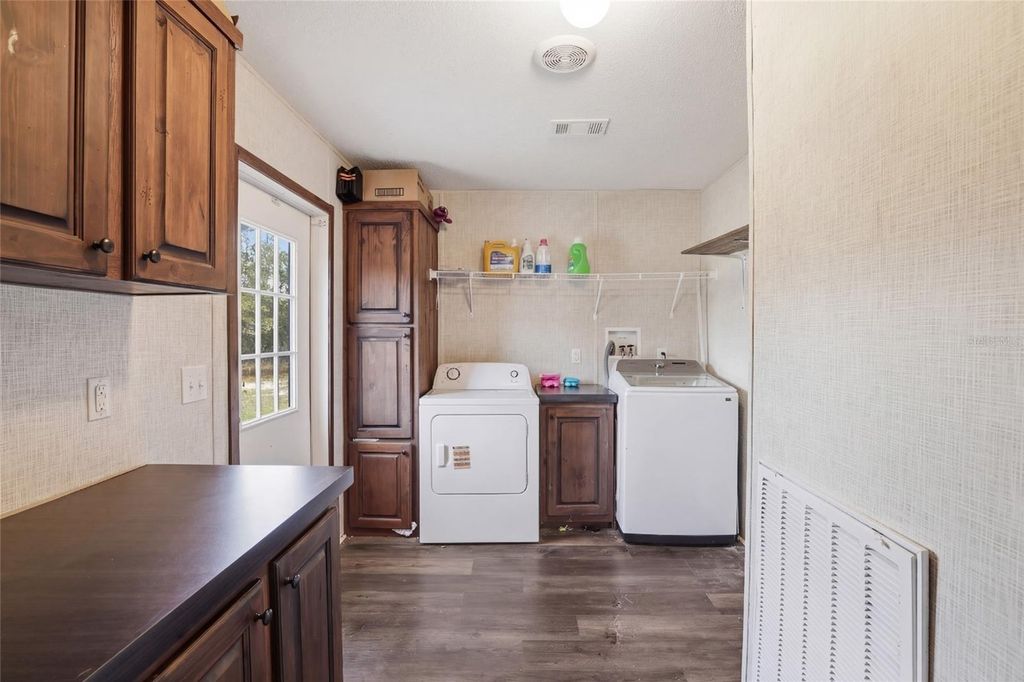 Image 17 of property listing at 710 SW SCOUT GLEN, Fort White, FL 32038