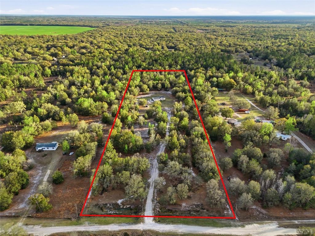 Image 32 of property listing at 710 SW SCOUT GLEN, Fort White, FL 32038