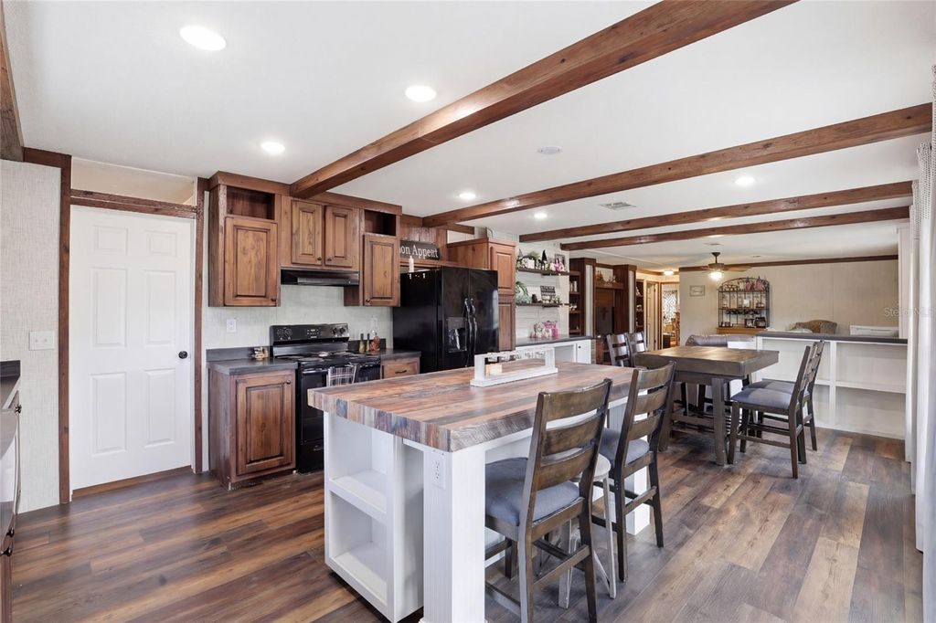 Image 7 of property listing at 710 SW SCOUT GLEN, Fort White, FL 32038