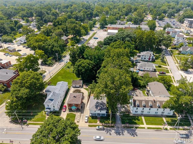 2713 College Avenue, Alton, IL 62002