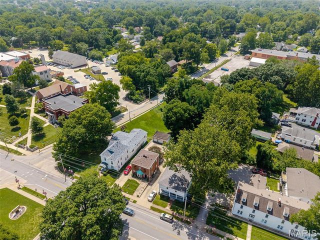 2713 College Avenue, Alton, IL 62002