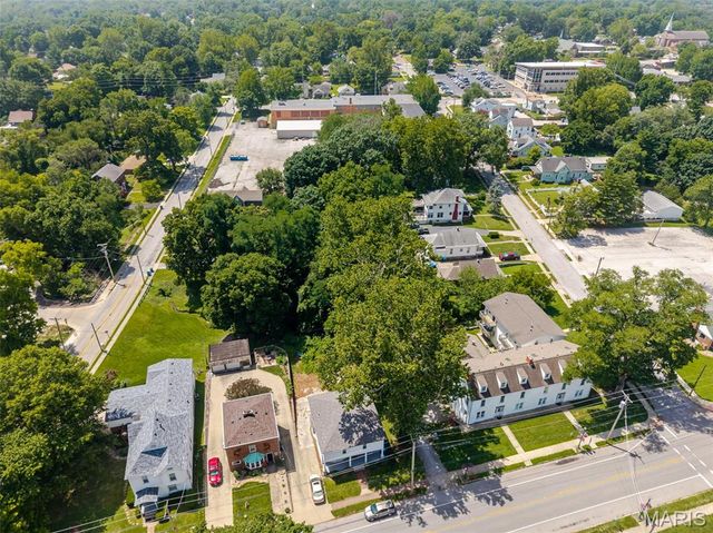 2713 College Avenue, Alton, IL 62002