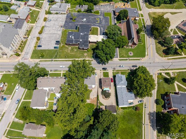 2713 College Avenue, Alton, IL 62002