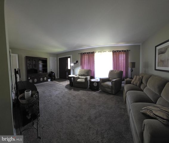 8326 VERONA DR, Hyattsville, MD 20784