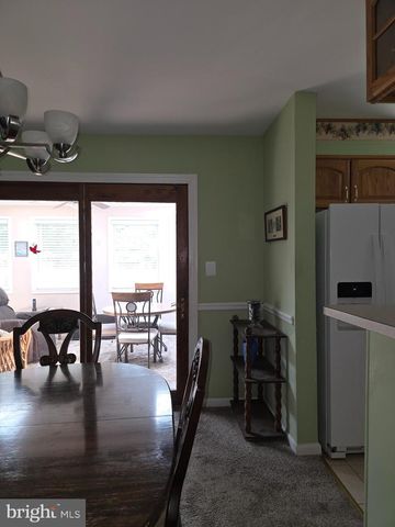 8326 VERONA DR, Hyattsville, MD 20784