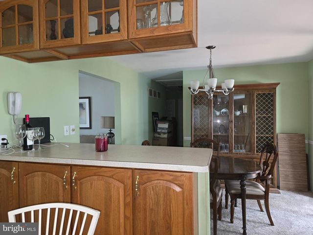 8326 VERONA DR, Hyattsville, MD 20784