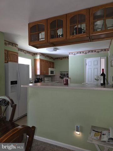 8326 VERONA DR, Hyattsville, MD 20784