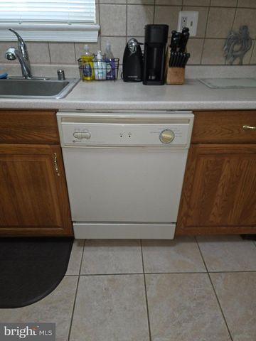 8326 VERONA DR, Hyattsville, MD 20784