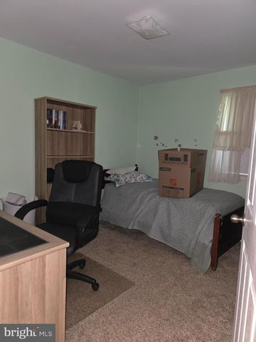 8326 VERONA DR, Hyattsville, MD 20784