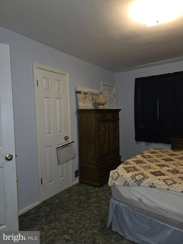 8326 VERONA DR, Hyattsville, MD 20784