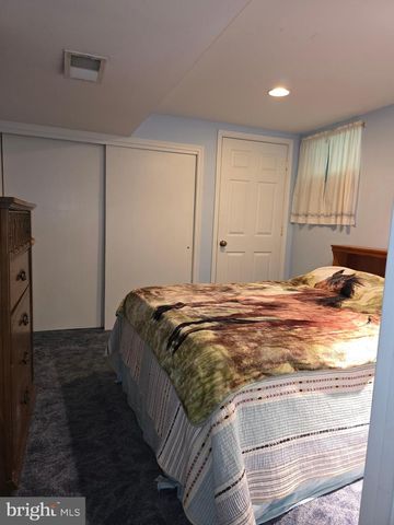8326 VERONA DR, Hyattsville, MD 20784