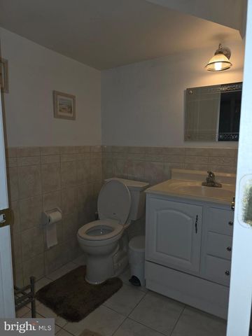 8326 VERONA DR, Hyattsville, MD 20784