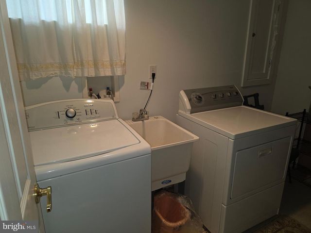 8326 VERONA DR, Hyattsville, MD 20784