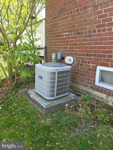 8326 VERONA DR, Hyattsville, MD 20784