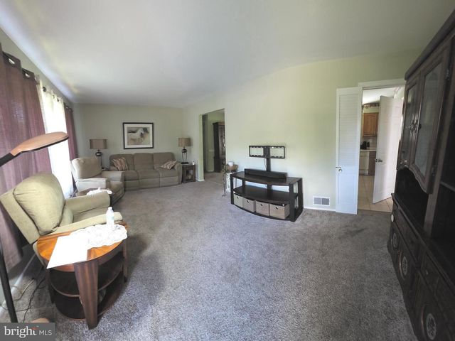 8326 VERONA DR, Hyattsville, MD 20784
