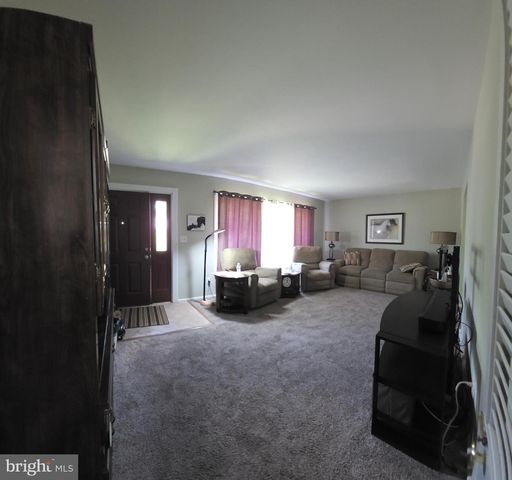8326 VERONA DR, Hyattsville, MD 20784