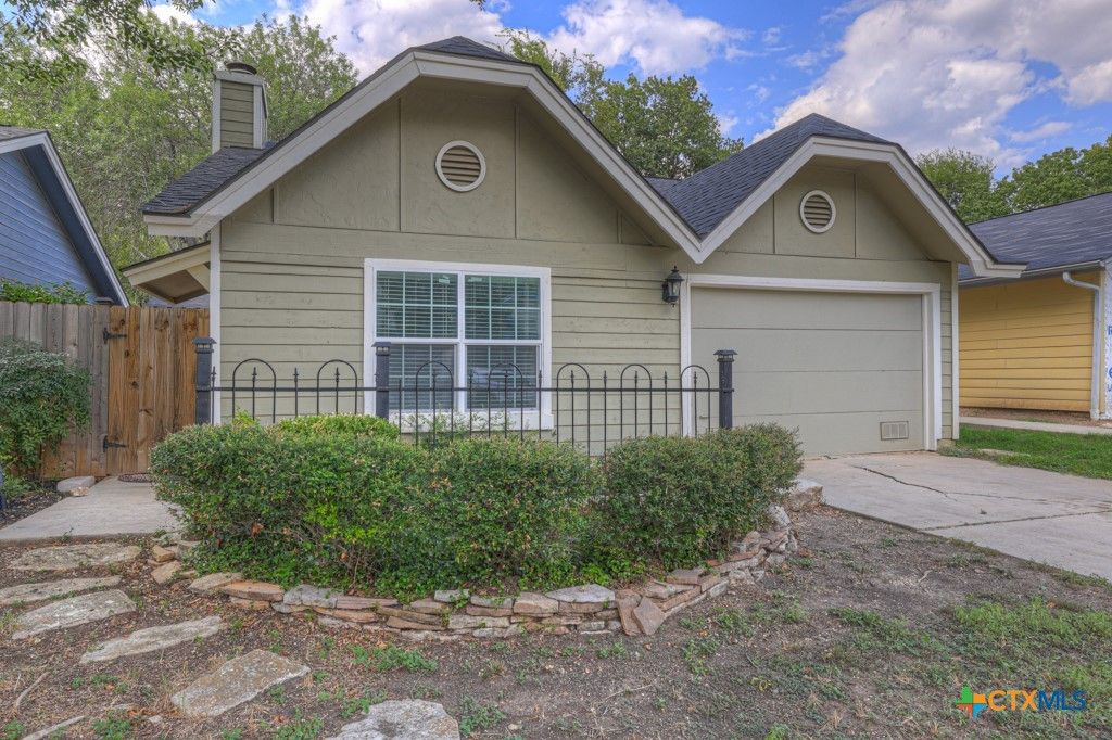 3915 Chimney Springs Drive, San Antonio, TX 78247