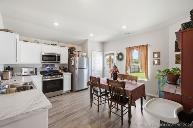 27309 E 117th Place S, Coweta, OK 74429