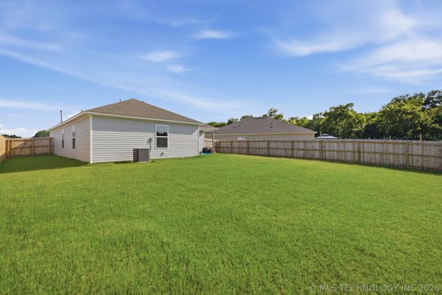 27309 E 117th Place S, Coweta, OK 74429