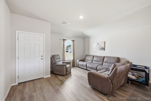 27309 E 117th Place S, Coweta, OK 74429