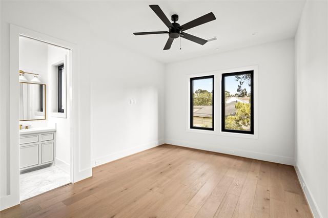 710 Glen Echo Lane, Hedwig Village, TX 77024