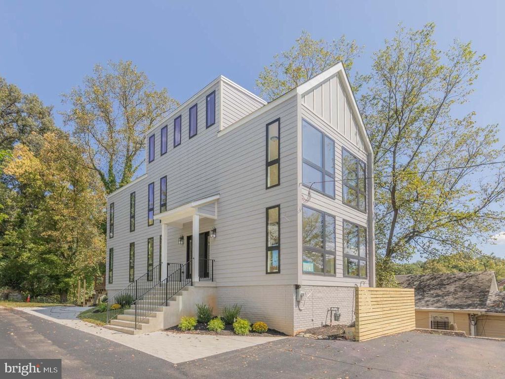 6419 EASTERN AVE, Takoma Park, MD 20912