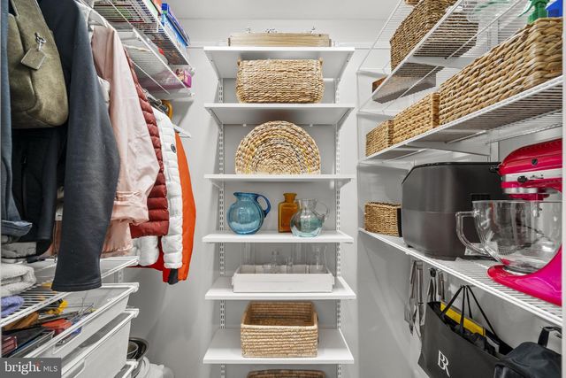 8600 VICTORIA RD, Springfield, VA 22151