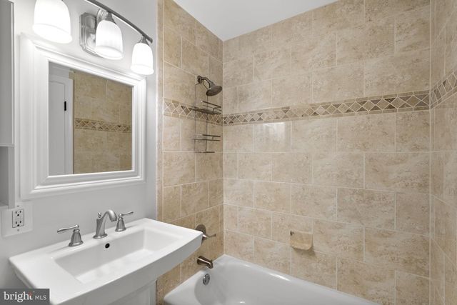 8600 VICTORIA RD, Springfield, VA 22151