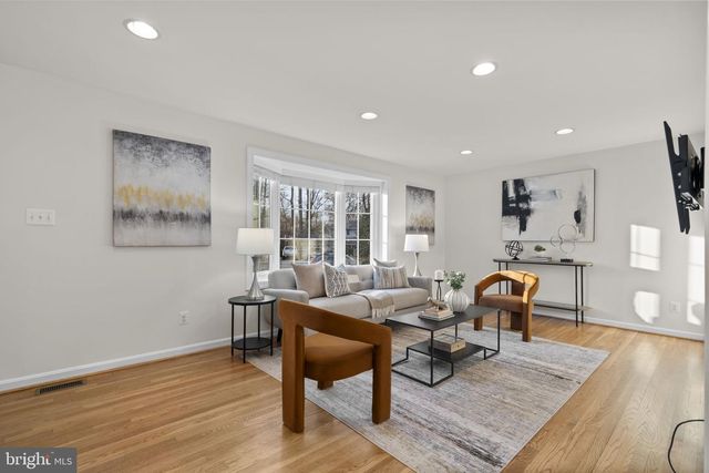 8600 VICTORIA RD, Springfield, VA 22151