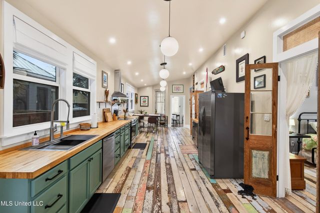 211 Keller Street, Bay Saint Louis, MS 39520