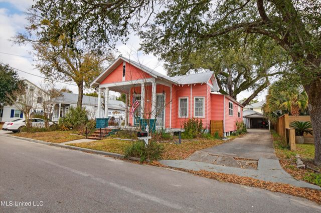 211 Keller Street, Bay Saint Louis, MS 39520