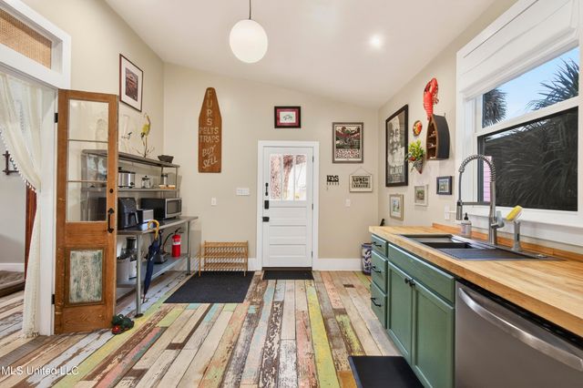 211 Keller Street, Bay Saint Louis, MS 39520