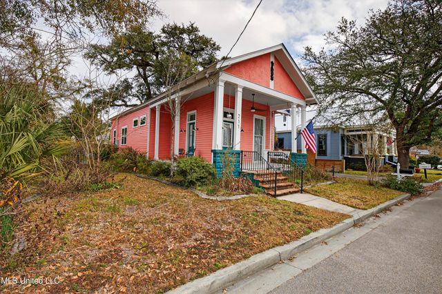 211 Keller Street, Bay Saint Louis, MS 39520