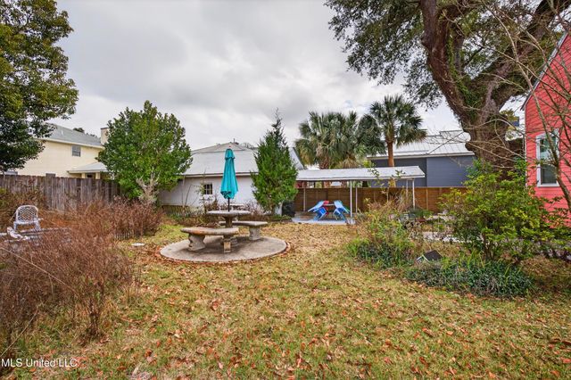 211 Keller Street, Bay Saint Louis, MS 39520