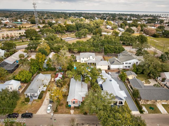 211 Keller Street, Bay Saint Louis, MS 39520