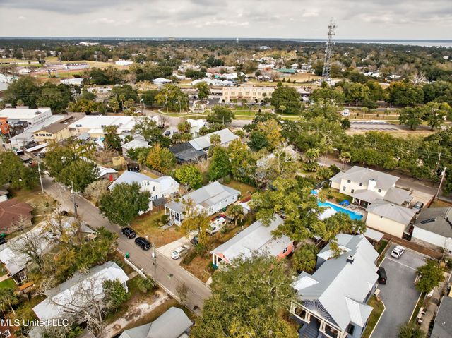 211 Keller Street, Bay Saint Louis, MS 39520