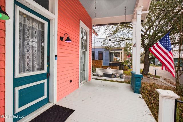 211 Keller Street, Bay Saint Louis, MS 39520