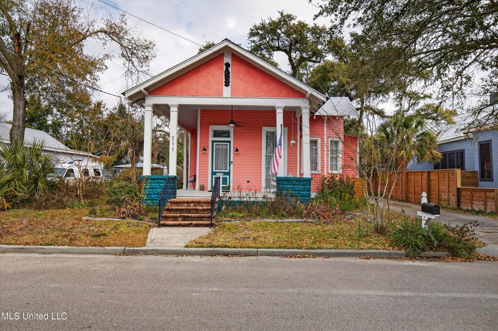 211 Keller Street, Bay Saint Louis, MS 39520