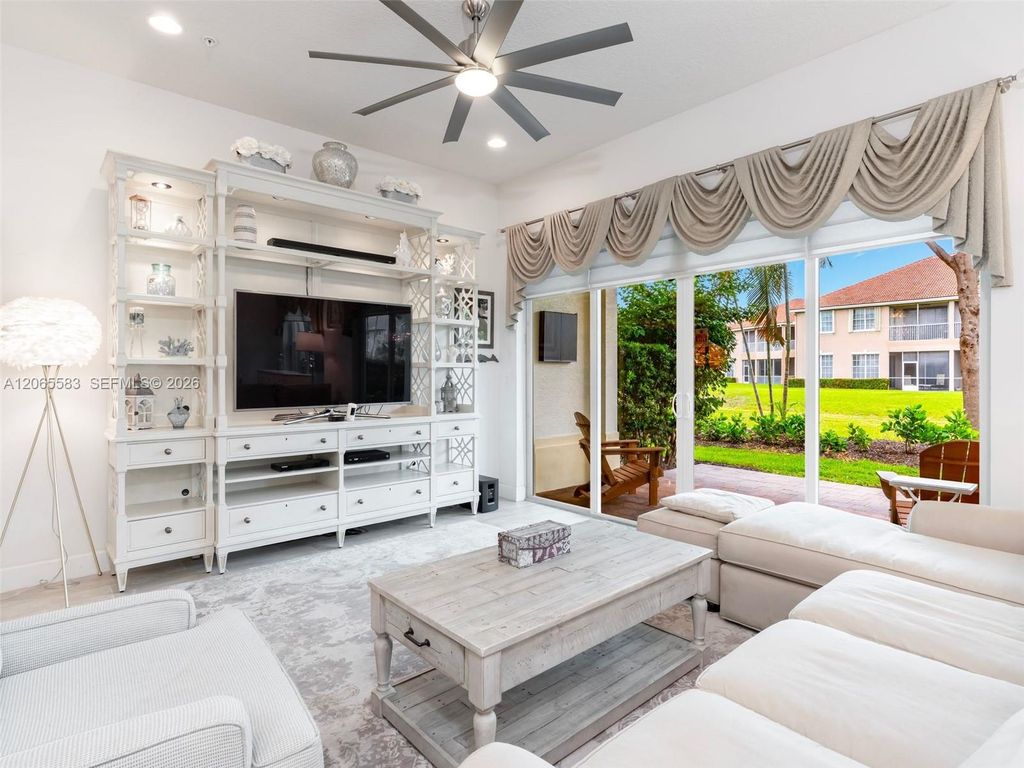 Image 17 of property listing at 22936 Clear Echo Dr 35, Boca Raton, FL 33433
