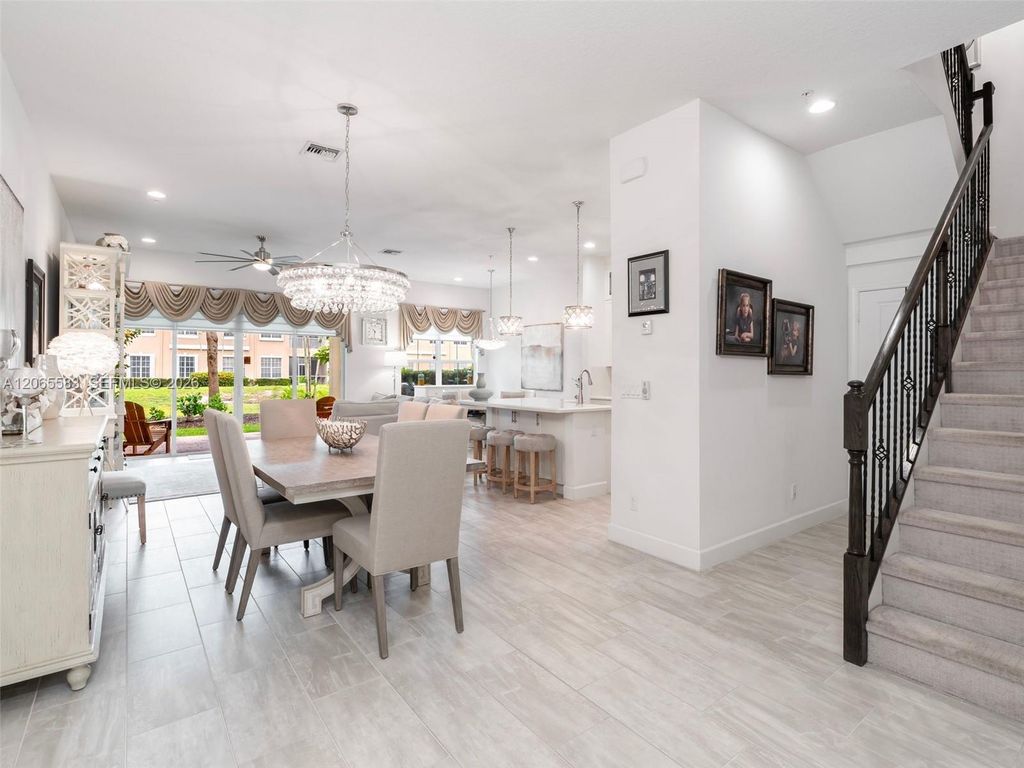Image 4 of property listing at 22936 Clear Echo Dr 35, Boca Raton, FL 33433