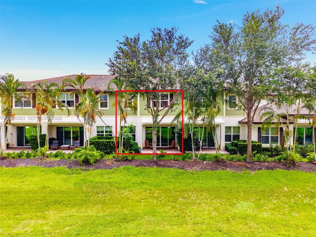 Image 40 of property listing at 22936 Clear Echo Dr 35, Boca Raton, FL 33433