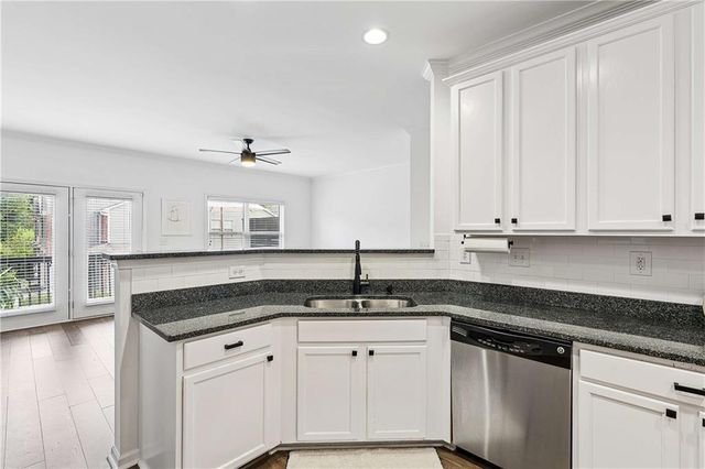 5112 Whiteoak Terrace SE, Smyrna, GA 30080
