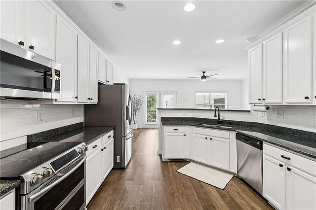 5112 Whiteoak Terrace SE, Smyrna, GA 30080