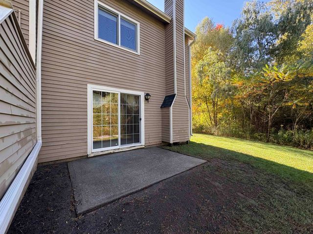 L4 Stonehedge Drive, South Burlington, VT 05403