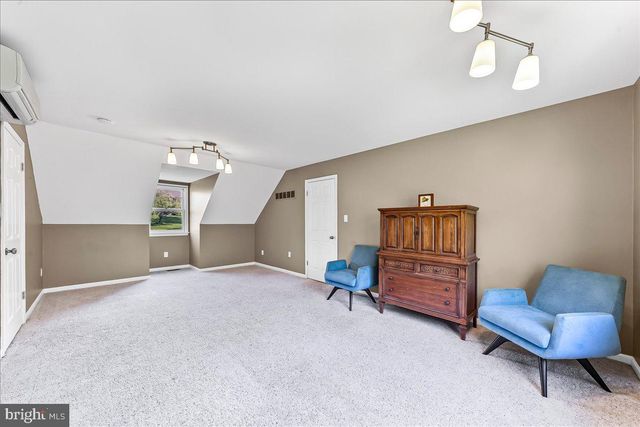 407 VALLEY DR, Lincoln University, PA 19352
