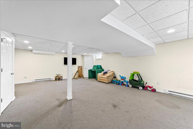 407 VALLEY DR, Lincoln University, PA 19352