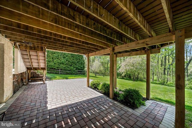 407 VALLEY DR, Lincoln University, PA 19352