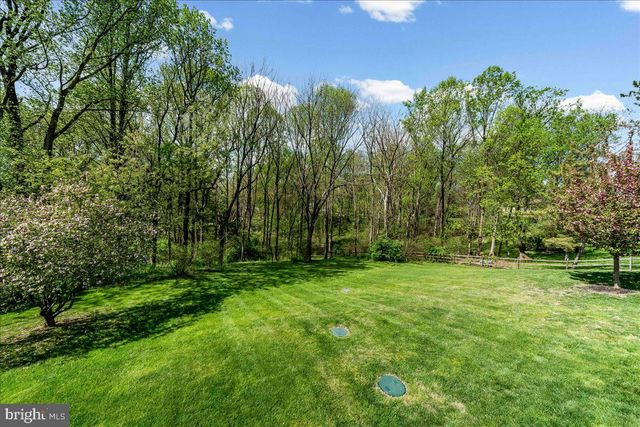 407 VALLEY DR, Lincoln University, PA 19352