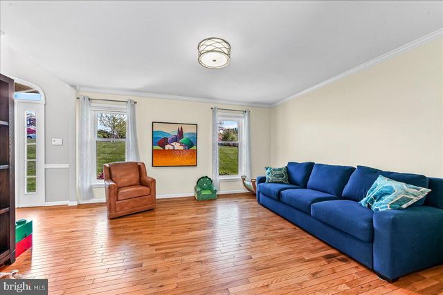 407 VALLEY DR, Lincoln University, PA 19352